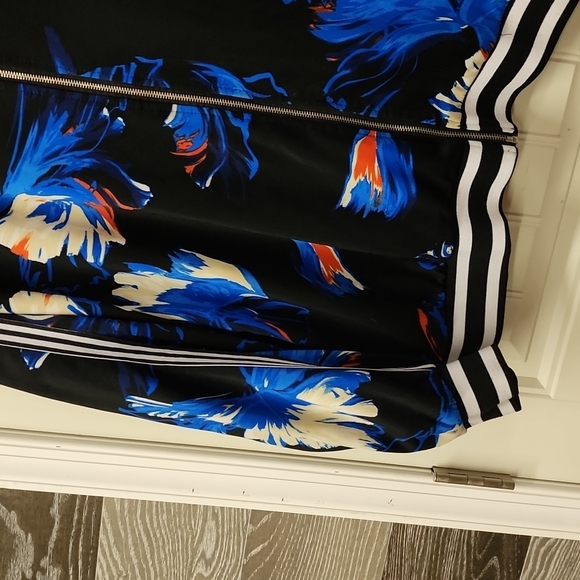 Ashley sport size 26 blue black floral varsity jacket size 26 - Picture 3 of 7